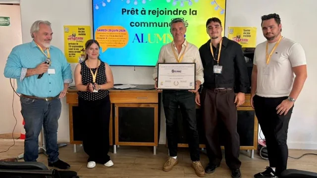 Remise du diplôme d’excellence le 20 juin 2026, en présence d’Olivier Cousi, directeur du CFA, et de Laurent, Fabio et Lorenzo Baldaccioni.